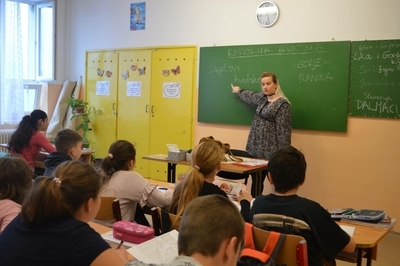 Studentica Mateja Kelekovic drzi nastavu